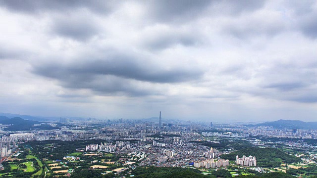 首尔市景与乐天世界大厦在Jamsil视频素材