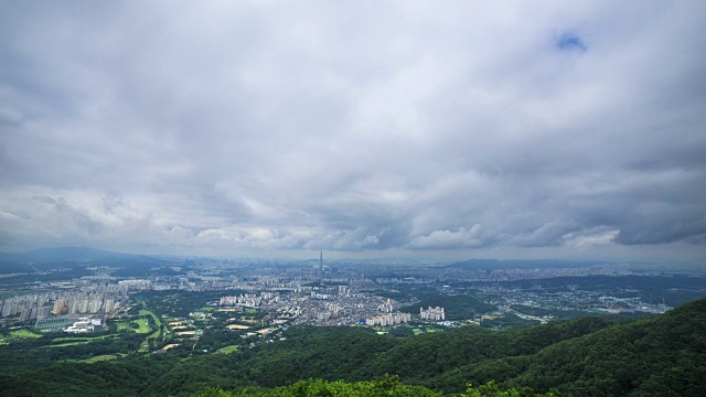 首尔市景与乐天世界大厦在Jamsil视频素材