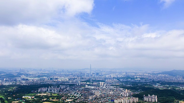 首尔市景与乐天世界大厦在Jamsil视频素材