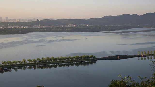 西湖白堤的风景，杭州，中国视频素材