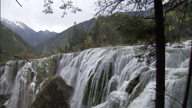 中国九寨沟的瀑布视频素材