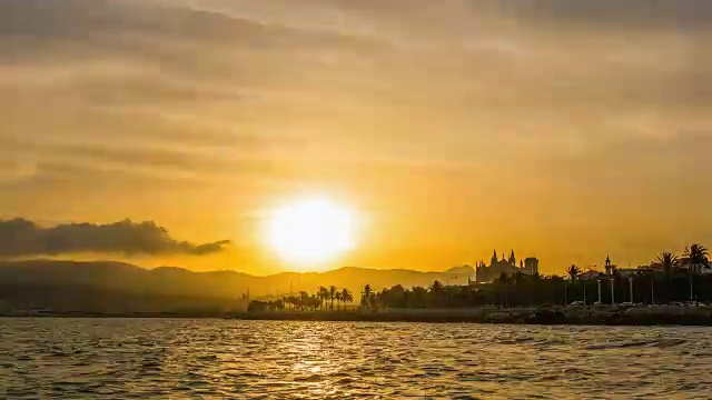 Palma de Mallorca 日落 Paseo Maritimo 夜间城市景观 Panorama Tramuntana 山脉大教堂 Basilique 夜间游戏中时光倒流视频下载