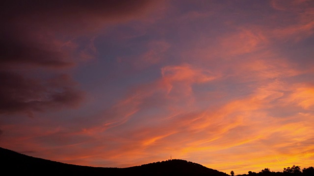 (4k)山中的日落(Guadarrama, Navafría)，西班牙。视频素材