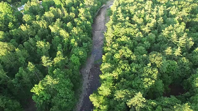 美国佛蒙特州河床的4K航拍照片视频素材