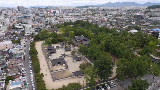 全州京畿道神社鸟瞰图(保留了韩国的历史魅力和传统)视频素材