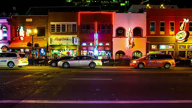 夜生活在百老汇街在纳什维尔，田纳西州-时间流逝视频素材