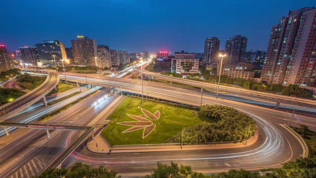 北京，鸟瞰图繁忙的道路交叉口，紫竹桥视频素材