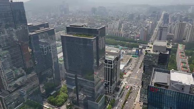 鸟瞰图江南城市景观与江南大道视频素材