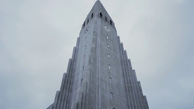 Hallgrímskirkja教堂，Reykjavík跟踪拍摄视频素材