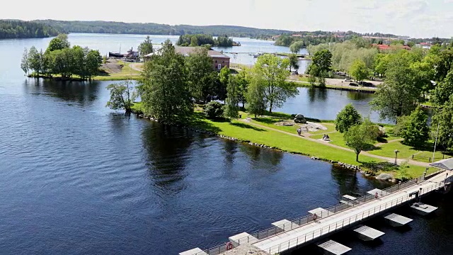 Savonlinna，从堡垒可以看到湖泊和码头视频素材