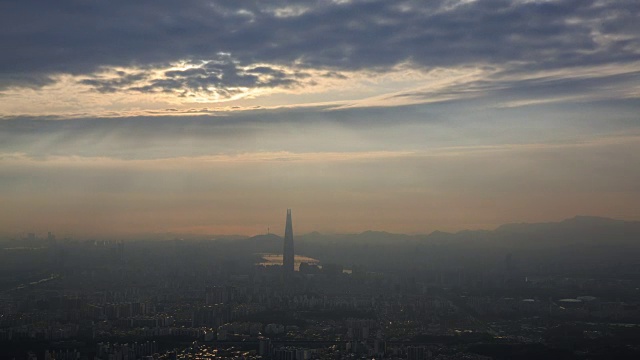 观景的乐天世界大厦在Jamsil与首尔的城市景观视频素材