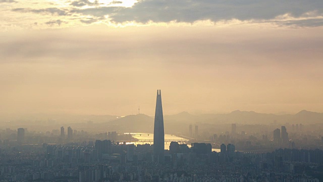 观景的乐天世界大厦在Jamsil与首尔的城市景观视频素材