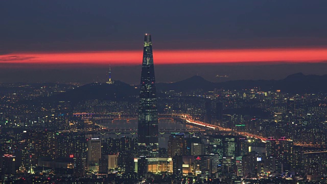 观景的乐天世界大厦在Jamsil与首尔的城市景观视频素材