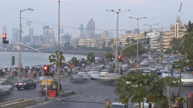 孟买时间流逝海洋驱动城市天际线旅行的人视频素材