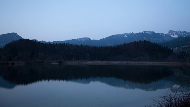 在哈尔斯塔特湖上日日夜夜视频素材