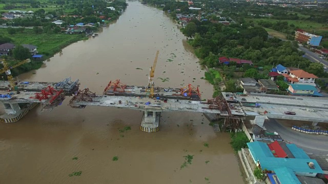 泰国湄南河上的一座大桥正在建设中视频素材