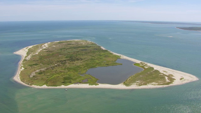 美国马萨诸塞州马斯科吉特岛/南塔克特岛的WS AERIAL POV海景视频素材