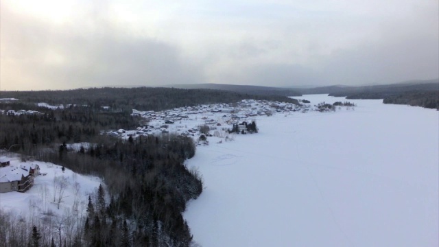 鸟瞰马纳湾原住民保护区视频素材