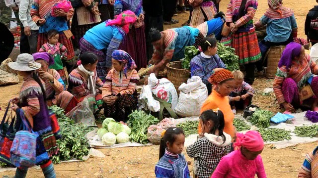 越南北部北河花苗山部落市场视频素材