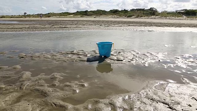 全家去海滩度假视频素材