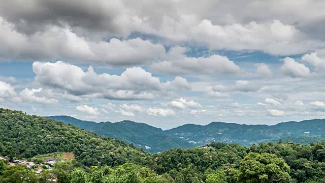 移动云延时在泰国的山区国家地点视频素材