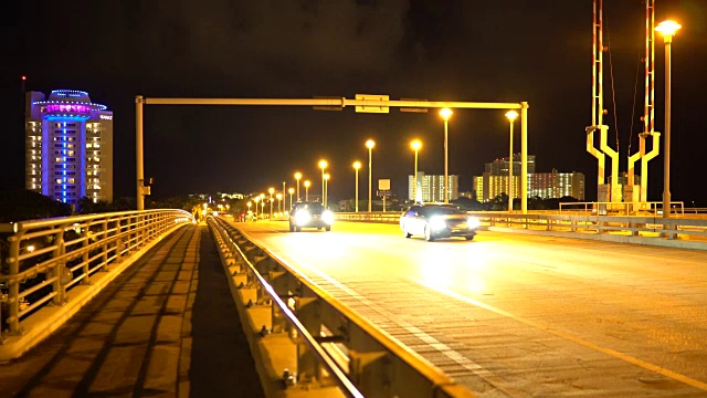 夜间街景，劳德代尔堡，A1A车辆交通视频素材