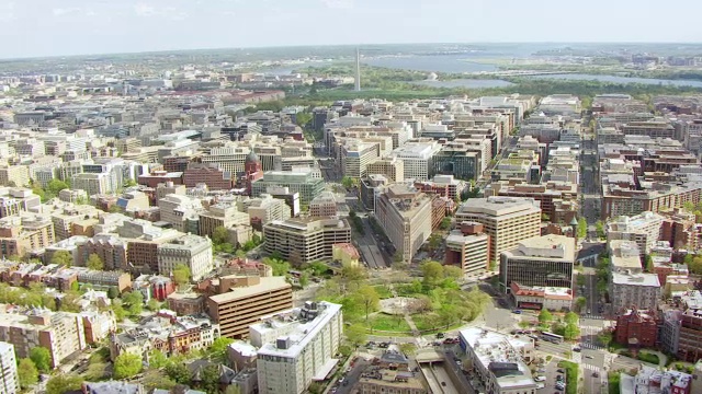 美国华盛顿特区杜邦圈的WS AERIAL POV城市景观视频素材