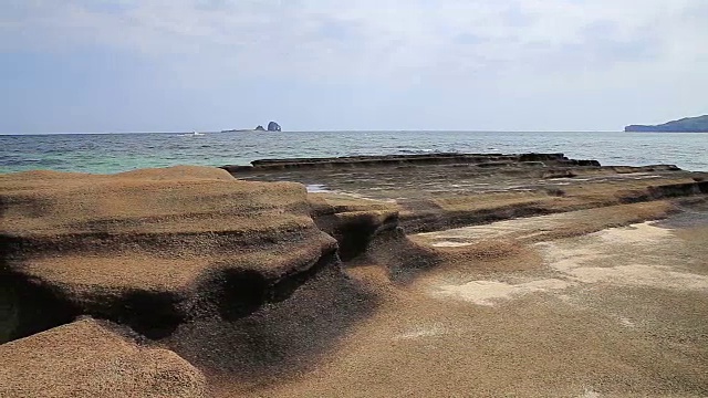 济州岛的贤真岛(兄弟岛-以钓鱼闻名)海景视频素材