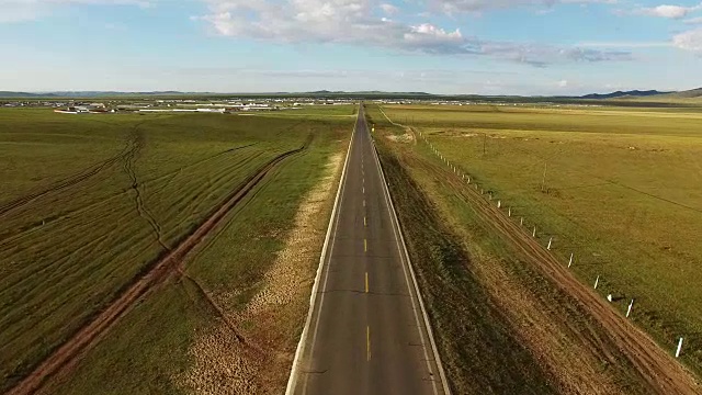 中国内蒙古公路鸟瞰图视频素材