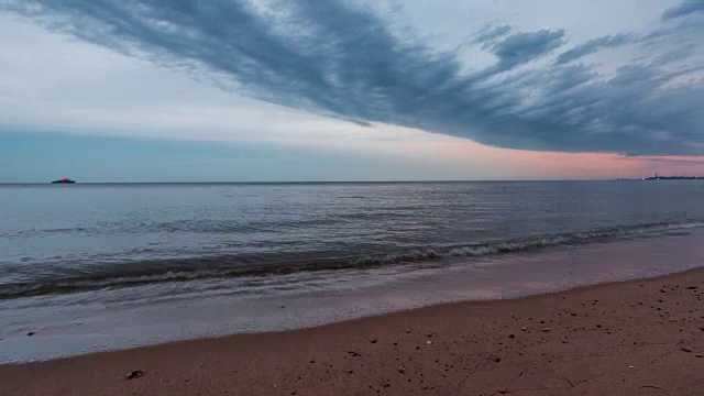 时间流逝-看日落在海浪视频素材