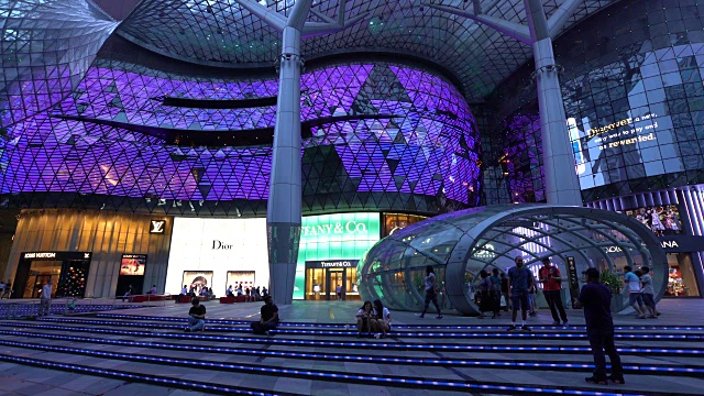 ION Orchard Mall，新加坡乌节路购物区，东南亚视频素材