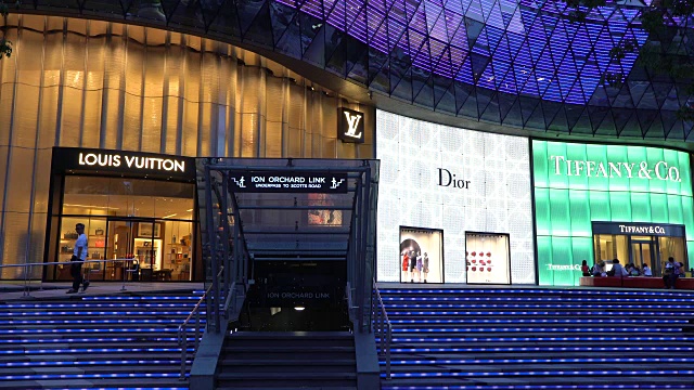 ION Orchard Mall，新加坡乌节路购物区，东南亚视频素材