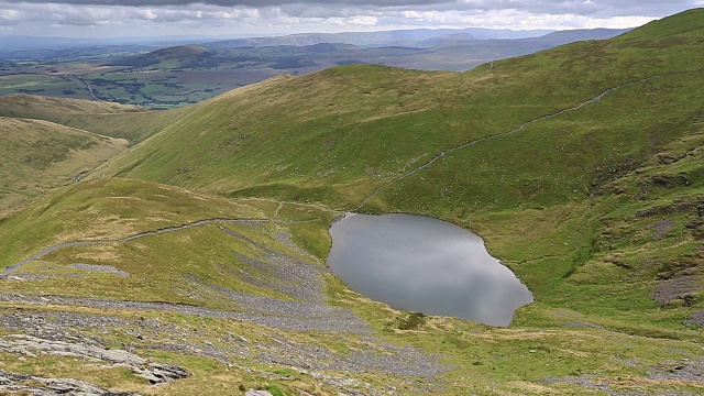 英国坎布里亚湖区国家公园的Blencathra falls上的鳞片视频素材