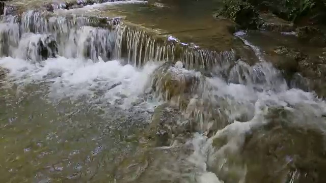 Huay Mae Kamin瀑布视频素材