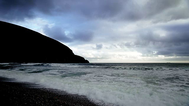 爱尔兰阿基尔岛的龙骨海滩和杜埃加岬视频素材