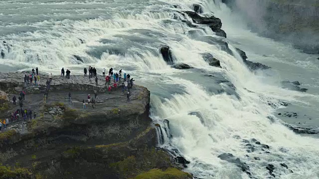 冰岛的海湾瀑布视频素材