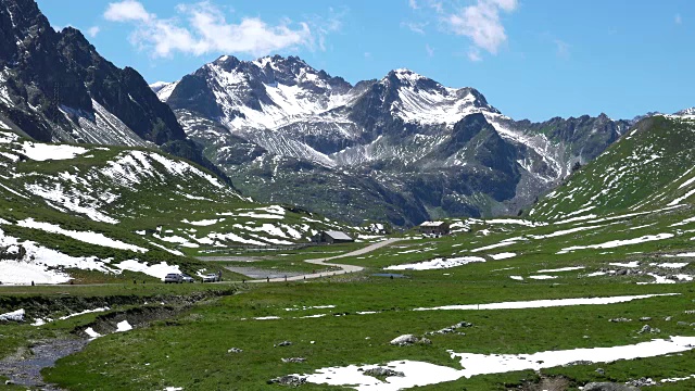 阿尔卑斯山的山路视频素材