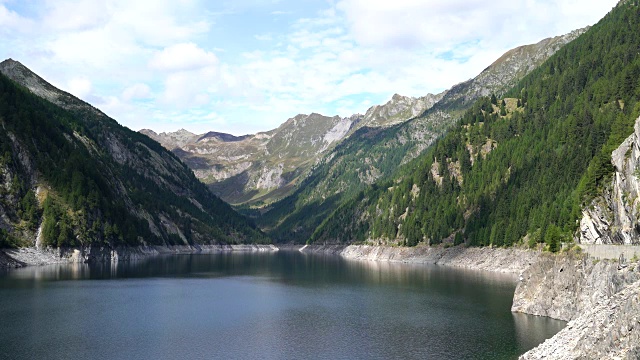 瑞士的高山湖。视频素材