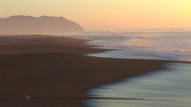 海滩日落时视频素材