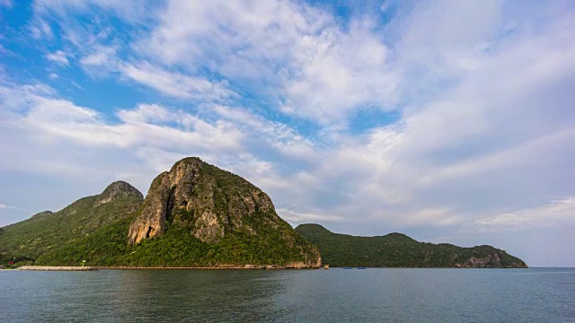 岛屿天空在黄昏时流逝视频素材