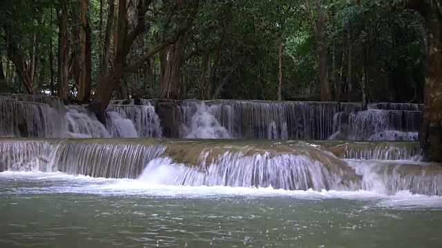 泰国北碧府怀美卡明瀑布视频下载