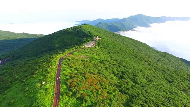 赤旗山野丹峰鸟瞰图(韩国最重要的山脉之一)视频素材