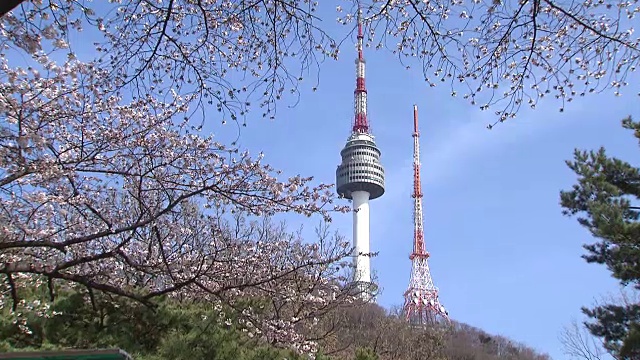 汉城著名地标北汉城塔春景视频素材