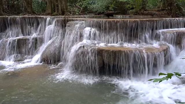 泰国北碧府怀美卡明瀑布视频素材