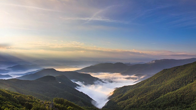 韩白山的日出(韩国最受欢迎的徒步旅行之一)视频素材