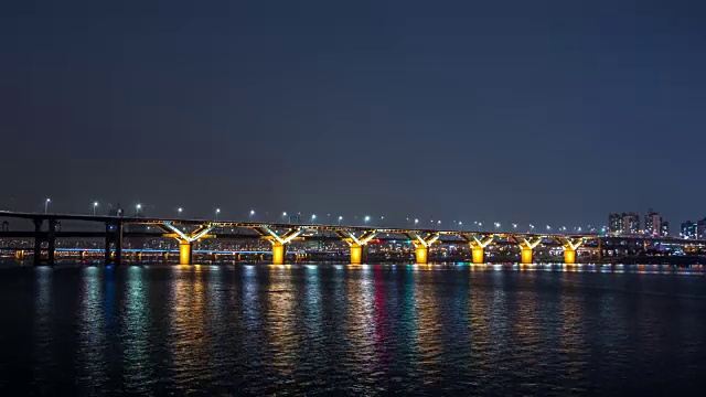 清damdaegyo(韩国第一座双桥)夜景视频素材