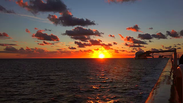 在海上日落视频素材