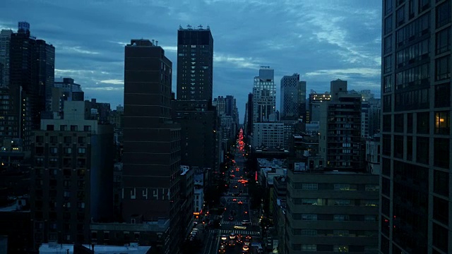 高层城市摩天大楼夜间鸟瞰图。大都市城市景观景观背景视频素材