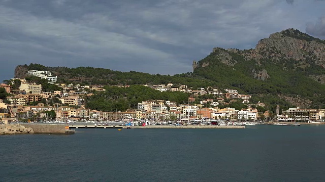 索勒港和特拉蒙塔纳山，马略卡岛视频素材