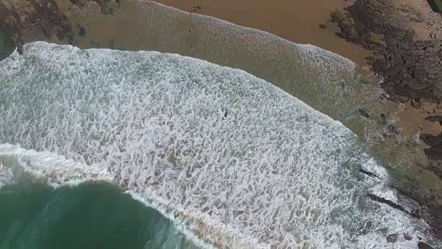 海景和海滩的无人机视图/开普敦，西开普敦，南非视频素材